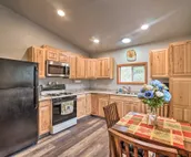 Cozy Downtown Soldotna Cabin: Dogs Welcome!