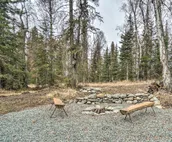 Cozy Downtown Soldotna Cabin: Dogs Welcome!
