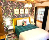 Charming, 4 Bed/3 Bath; 5 min walk to OU Stadium!