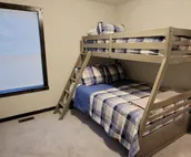 The Blue Ox on Gull. (Sleeps 17)