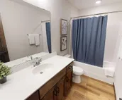 The Blue Ox on Gull. (Sleeps 17)