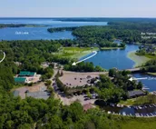 The Blue Ox on Gull. (Sleeps 17)