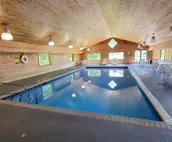 The Blue Ox on Gull. (Sleeps 17)