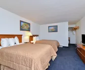 Queen Size Bed Non Smoking at the Corn Palace Inn