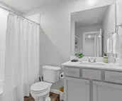 Cheerful & Bright Spacious Getaway