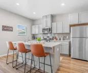 Cheerful & Bright Spacious Getaway