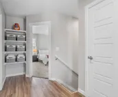 Cheerful & Bright Spacious Getaway