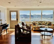 HILL HOUSE - City & Ocean Views, Downtown