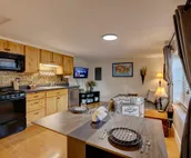 Sweet Wyoming Suite, Centrally located Stay + Wifi