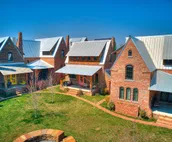 Carlton Landing-The Coral Cottage