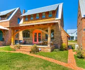 Carlton Landing-The Coral Cottage
