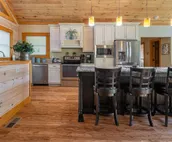 Luxury Log Cabin near SIU, Giant City, & Wineries