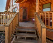 Luxury Log Cabin near SIU, Giant City, & Wineries