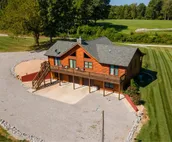 Luxury Log Cabin near SIU, Giant City, & Wineries