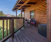 Luxury Log Cabin near SIU, Giant City, & Wineries