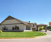 Super 8 by Wyndham Brookings