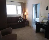 Bright and Cool Powell Apartment