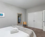 Park Pacific - Spacious DT Apts with Free Parking by Zencity