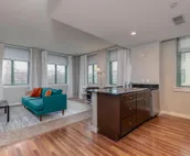 Park Pacific - Spacious DT Apts with Free Parking by Zencity