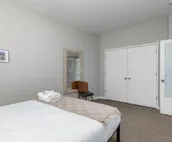 Park Pacific - Spacious DT Apts with Free Parking by Zencity