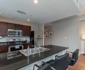 Park Pacific - Spacious DT Apts with Free Parking by Zencity