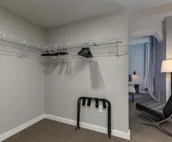 Park Pacific - Spacious DT Apts with Free Parking by Zencity