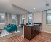 Park Pacific - Spacious DT Apts with Free Parking by Zencity