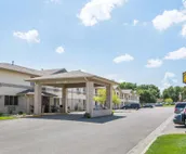 Super 8 by Wyndham Brookings