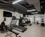 Midtown Studio Steps from Dining and Nightlife
