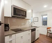 Midtown Studio Steps from Dining and Nightlife