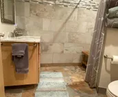 Eagle Peak Guesthouse