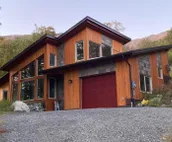 Eagle Peak Guesthouse
