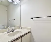 Cozy Virginia Beach Townhome about 6 Mi to Beach!
