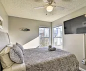Cozy Virginia Beach Townhome about 6 Mi to Beach!
