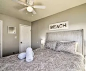 Cozy Virginia Beach Townhome about 6 Mi to Beach!