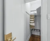 Historic HP 1BR with Fast Transit to UChicago & DT by Zen Rentals