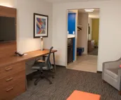 Holiday Inn Express Hotel & Suites Norfolk, an IHG Hotel