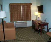 Days Inn & Suites by Wyndham Columbus NE