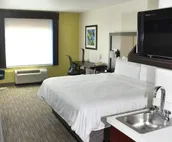 Holiday Inn Express Hotel & Suites Evanston, an IHG Hotel