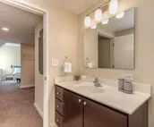 Park Pacific - Spacious DT Apts with Free Parking by Zencity