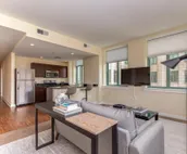 Park Pacific - Spacious DT Apts with Free Parking by Zencity
