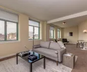 Park Pacific - Spacious DT Apts with Free Parking by Zencity
