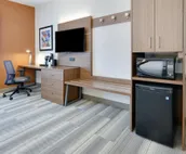 Holiday Inn Express & Suites Mitchell, an IHG Hotel