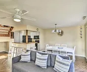Cozy Virginia Beach Townhome about 6 Mi to Beach!