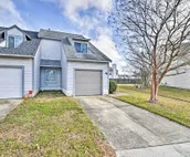 Cozy Virginia Beach Townhome about 6 Mi to Beach!