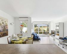 France France Saint-Denis vacation rental compare prices direct by owner 33460735