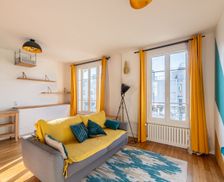 France Hauts-de-Seine Clichy vacation rental compare prices direct by owner 33461809