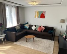 France Hauts-de-Seine Rueil-Malmaison vacation rental compare prices direct by owner 33455196