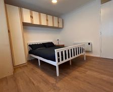 United Kingdom England Dagenham vacation rental compare prices direct by owner 33693939