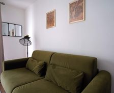 France Île-de-France Suresnes vacation rental compare prices direct by owner 25392300